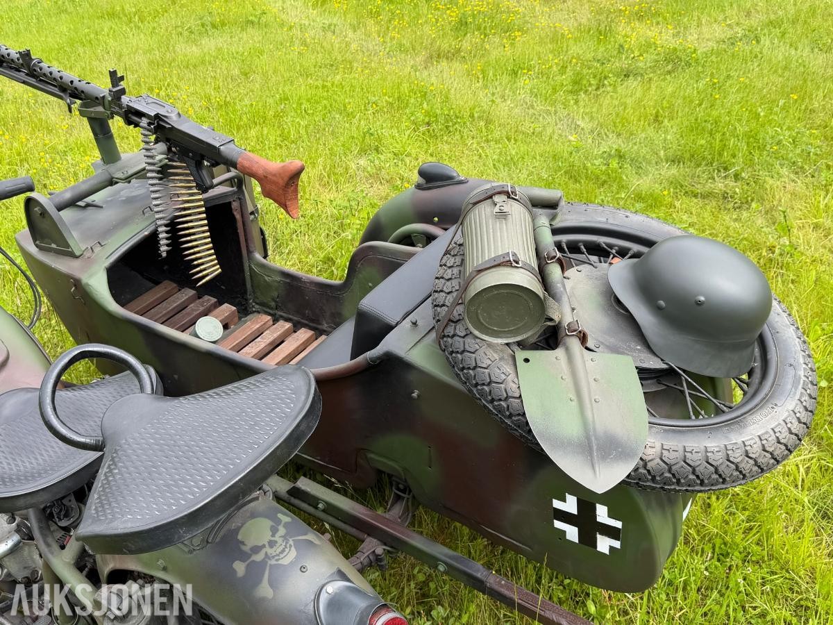 1966 KMZ K-750 - WWII-replika med sidevogn